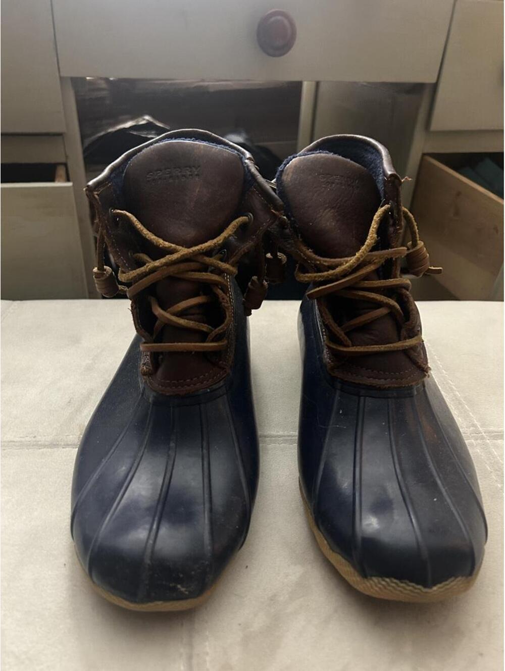 Sperry Top-Sider navy blue leather waterproof duck boots size 8